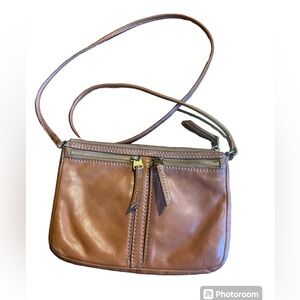 Fossil Leather Crossbody Gold Hardware 2 front pockets and one main pocket